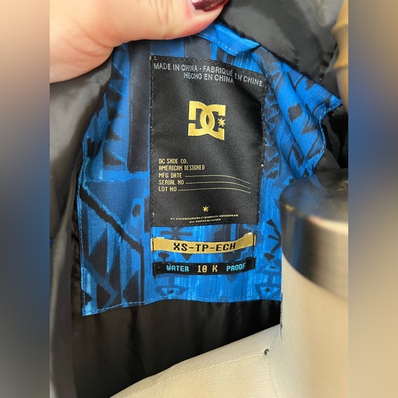 DC Snowboard Jacket - Picture 7 of 8